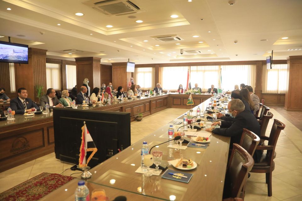 محافظ الجيزة واعضاء مجلس الشيوخ محافظ الجيزة واعضاء مجلس الشيوخ