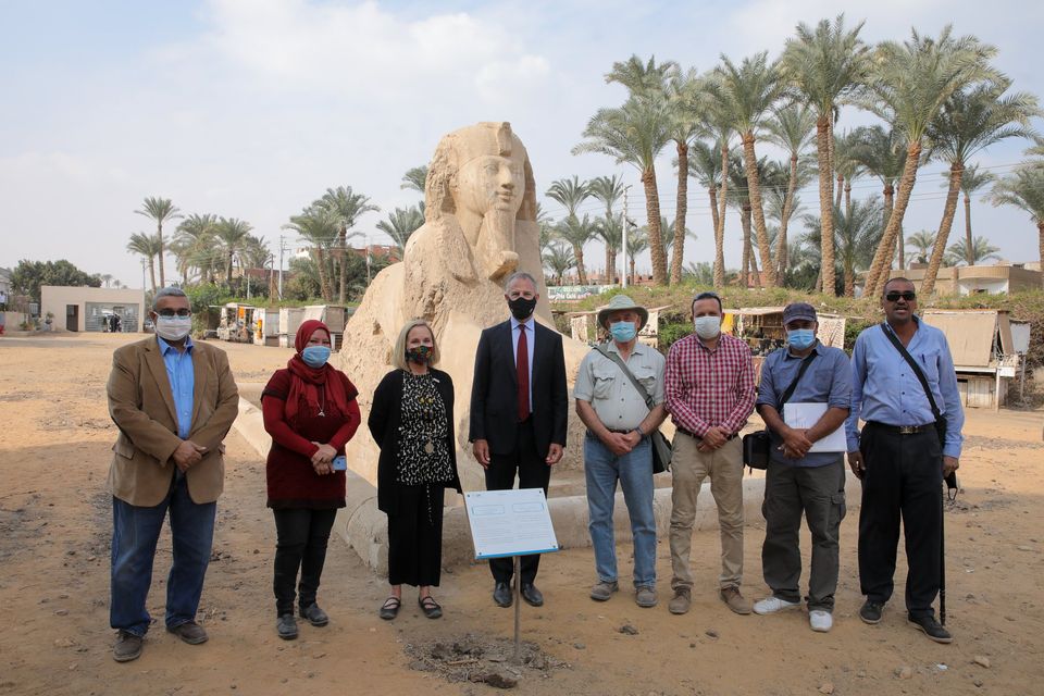 السفير الأمريكي في ميت رهينة السفير الأمريكي في ميت رهينة